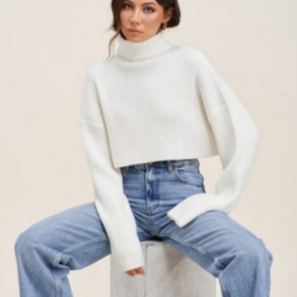 Zaful Cream Ivory Turtleneck Cropped Boxy Sweater Size Medium Lantern Sleeve NWT